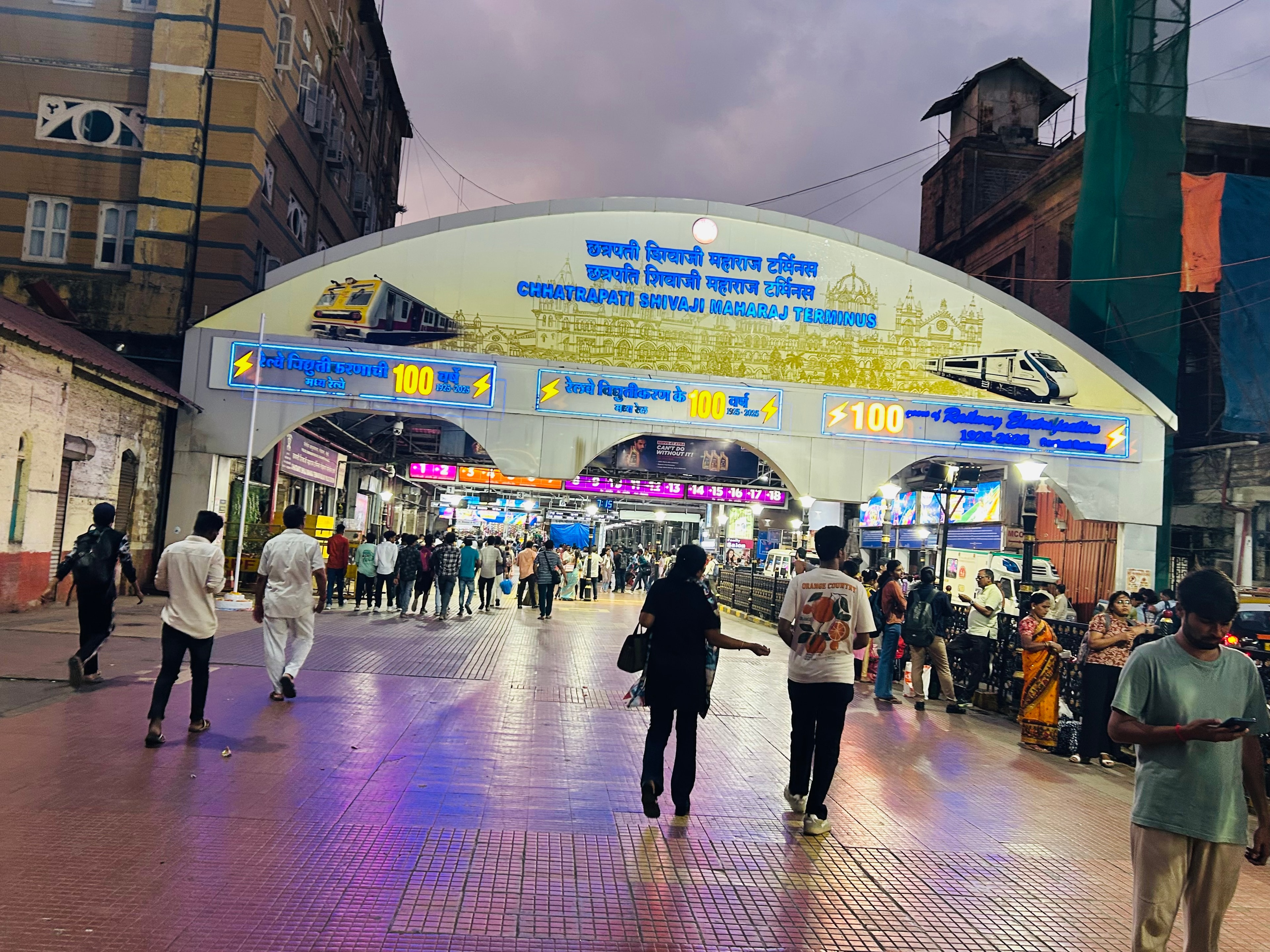 CSMT Entrance campaign at CSMT Mumbai Taxi Stand