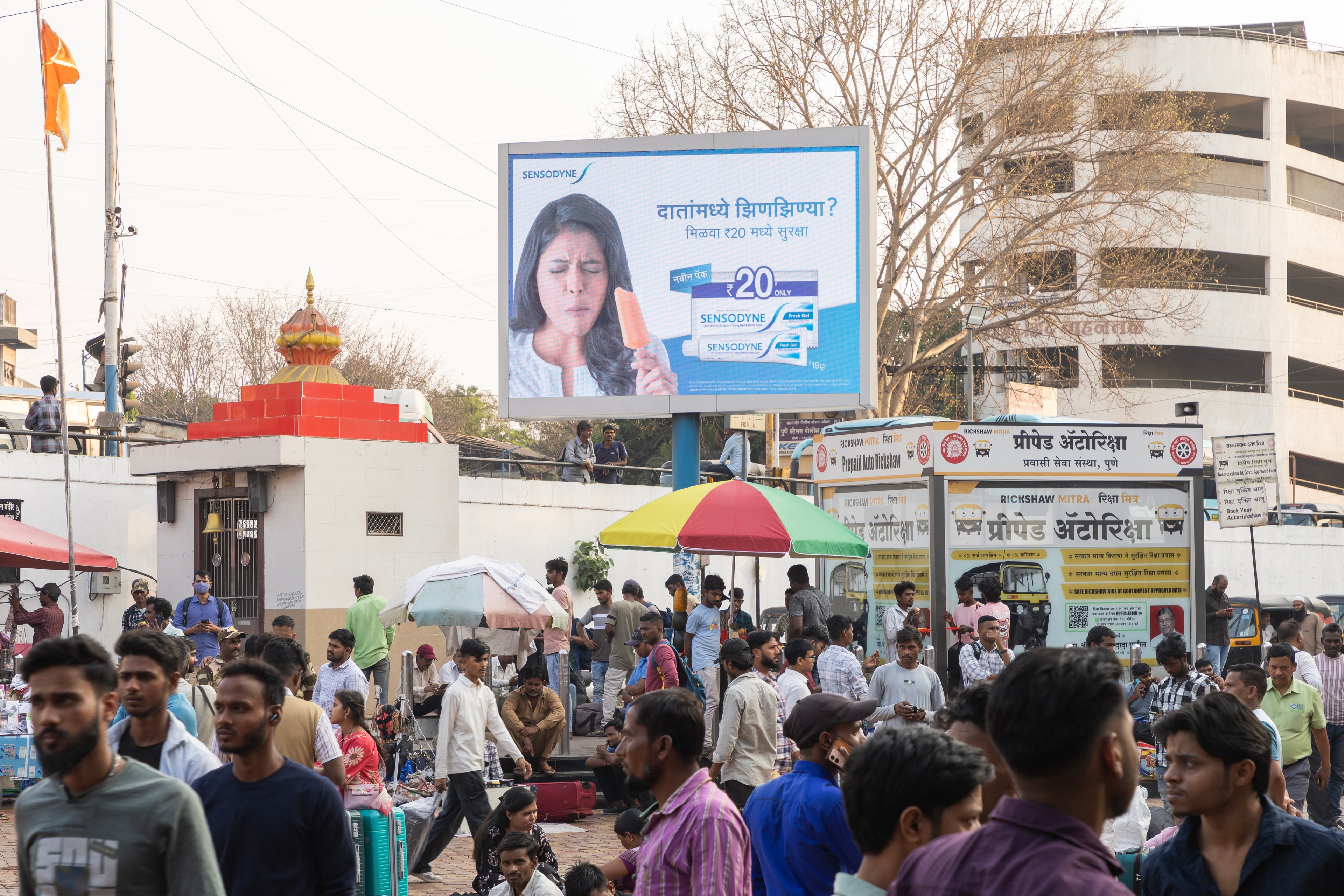 Sensodyne campaign at Pune Station Circulating Area LED